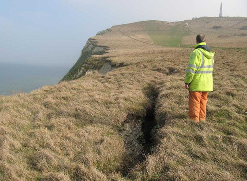 Fissures en tête de falaise (à l'est du Cran d'Escalles).bmp