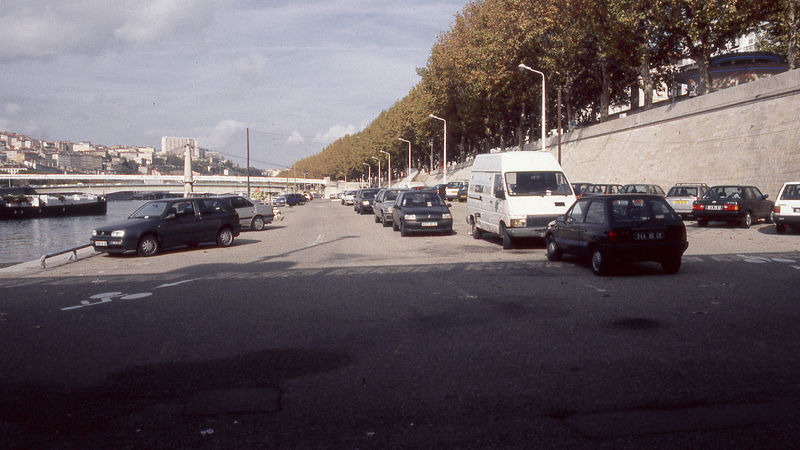 Fichier:BC quai du rhone parking.jpg